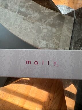 NIB Mally Women's Intimates Makeup Brush